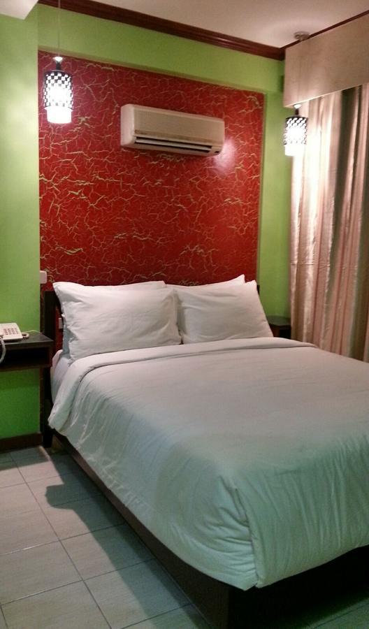 Tinhat Halal حلال Certified Boutique Hotel And Restaurant Davao Luaran gambar