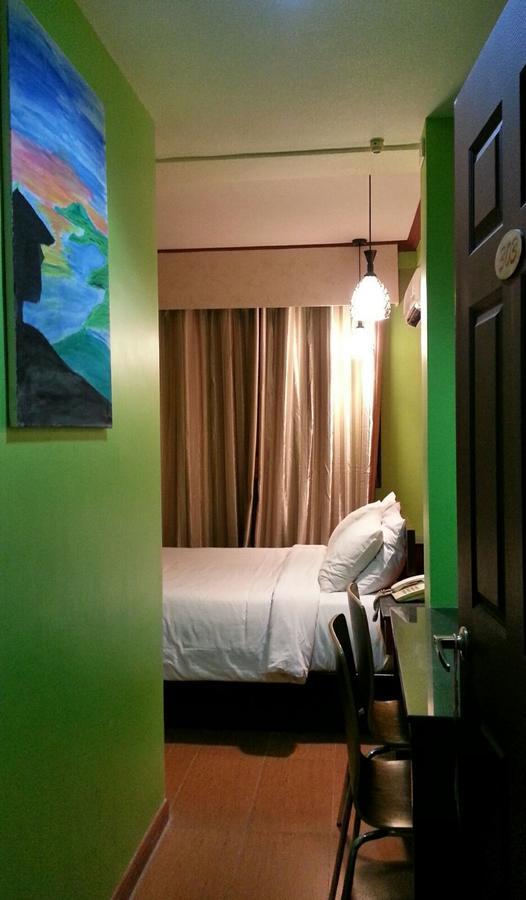 Tinhat Halal حلال Certified Boutique Hotel And Restaurant Davao Luaran gambar